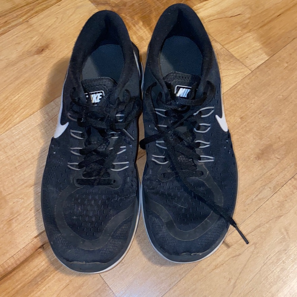 Black Nike Flex 2017 Running shoes
